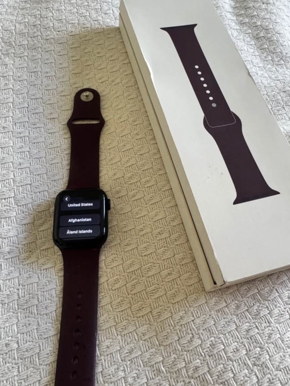 Apple Watch Series 5 – 40mm – Cellular – 99% Battery – Excellent Condition